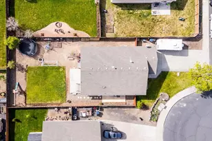 3020 NW 9th Ct, Redmond, OR 97756 - Photo 4