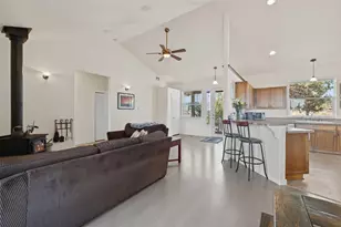 25311 Bachelor Ln, Bend, OR 97701 - Photo 4
