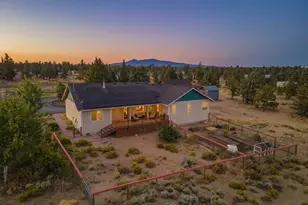25311 Bachelor Ln, Bend, OR 97701 - Photo 2
