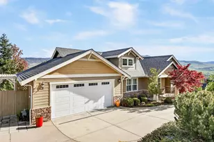 417 Tucker St, Ashland, OR 97520 - Photo 2