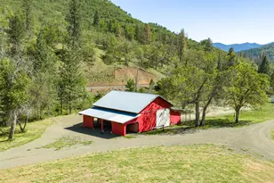 2245 Colestin Rd, Ashland, OR 97520 - Photo 4