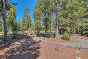 55877 Wood Duck Dr, Bend, OR 97707 - Photo 2