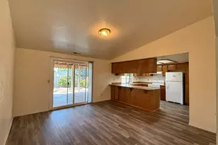 3015 Milhoan Dr, Medford, OR 97504 - Photo 4