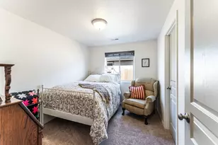 2303 NE 3rd St, Redmond, OR 97756 - Photo 14
