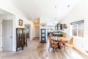 2303 NE 3rd St, Redmond, OR 97756 - Photo 2