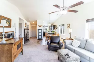 2303 NE 3rd St, Redmond, OR 97756 - Photo 8