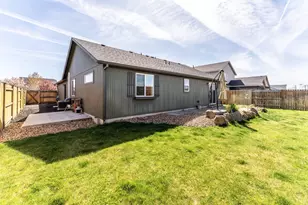 2303 NE 3rd St, Redmond, OR 97756 - Photo 20