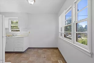 1628 Parker St, Ashland, OR 97520 - Photo 8