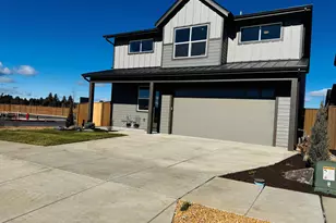21405 SE Krakatoa Ct, Bend, OR 97702 - Photo 2