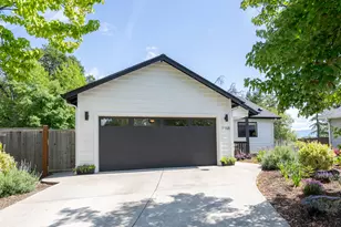 1168 NE Bonney Doon Ln, Grants Pass, OR 97526 - Photo 2