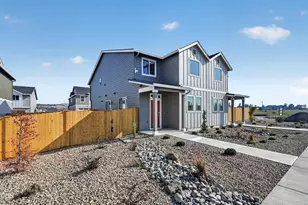 743 NW Upas Ave, Redmond, OR 97756 - Photo 4