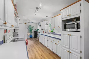 8401 Old Stage Rd, Central Point, OR 97502 - Photo 4