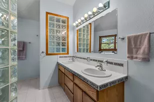 65140 Old Bend Redmond Hwy, Bend, OR 97703 - Photo 24