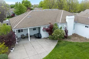 747 Eastridge Dr, Medford, OR 97504 - Photo 24