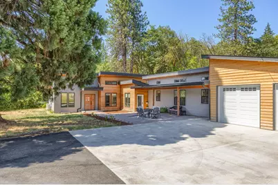 4235 Highland Avenue, Grants Pass, OR 97526 - Photo 2