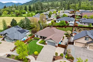 2317 SE Overland Dr, Grants Pass, OR 97527 - Photo 40