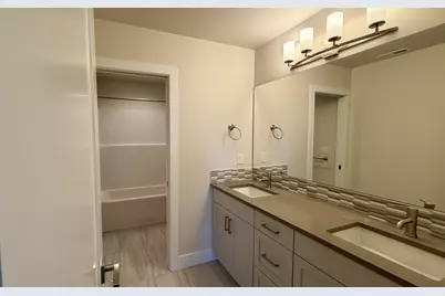 61417 SE Daybreak Court #4, Bend, OR 97702 - Photo 20