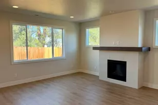 61430 SE Daybreak Ct, Bend, OR 97702 - Photo 8