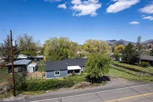 847 C Ave, Terrebonne, OR 97760 - Photo 2