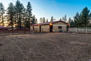 67500 Harrington Loop, Bend, OR 97703 - Photo 32