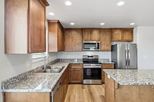 4762 Gebhard Rd, Central Point, OR 97502 - Photo 4