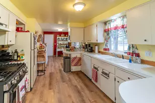 61984 Pettigrew Rd, Bend, OR 97702 - Photo 6