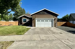 5168 Regency Dr, Klamath Falls, OR 97603 - Photo 2
