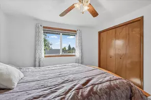 2390 Fairfield Dr, Medford, OR 97504 - Photo 18