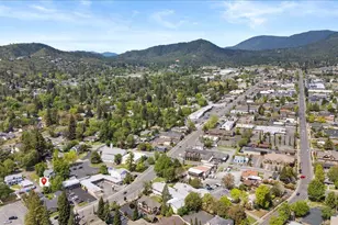 847 NW 5th St, Grants Pass, OR 97526 - Photo 42