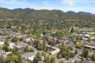847 NW 5th St, Grants Pass, OR 97526 - Photo 46