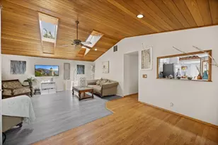847 NW 5th St, Grants Pass, OR 97526 - Photo 2