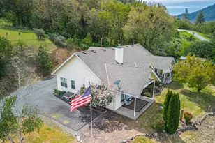304 Wards Creek Rd, Rogue River, OR 97537 - Photo 8