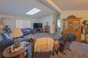 215 Whispering Willow Dr, Grants Pass, OR 97527 - Photo 4