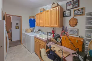 215 Whispering Willow Dr, Grants Pass, OR 97527 - Photo 22