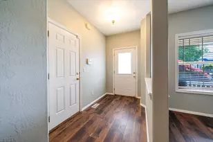 3036 Gary Dr, Medford, OR 97504 - Photo 6