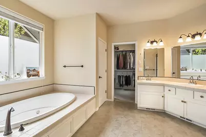 800 SE Shadowood Drive, Bend, OR 97702 - Photo 14