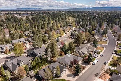 800 SE Shadowood Drive, Bend, OR 97702 - Photo 4