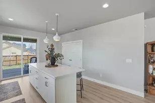 20546 Aberdeen Ct, Bend, OR 97702 - Photo 12