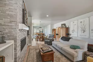 20546 Aberdeen Ct, Bend, OR 97702 - Photo 4
