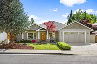 1054 Pumpkin Ridge Dr, Eagle Point, OR 97524 - Photo 4