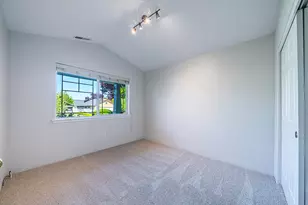 923 Village Cir, Medford, OR 97504 - Photo 14