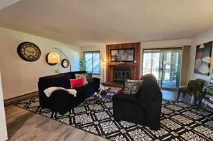 821 E Desperado Trail, Sisters, OR 97759 - Photo 6