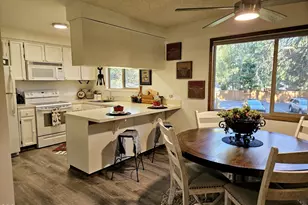 821 E Desperado Trail, Sisters, OR 97759 - Photo 10