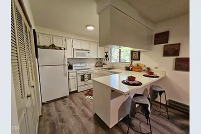 821 E Desperado Trail #UNIT 201, Sisters, OR 97759 - Photo 8