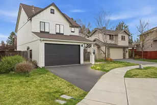 61216 Brittle Bush St, Bend, OR 97702 - Photo 2