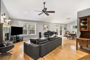 2955 N W Bordeaux Ln, Bend, OR 97703 - Photo 6