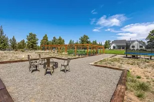 19250 Innes Market Rd, Bend, OR 97703 - Photo 24
