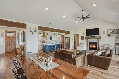 19250 Innes Market Road, Bend, OR 97703 - Photo 4