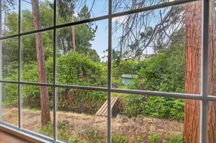 1635 NE Beacon Dr, Grants Pass, OR 97526 - Photo 50