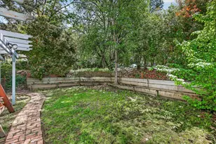 1635 NE Beacon Dr, Grants Pass, OR 97526 - Photo 46